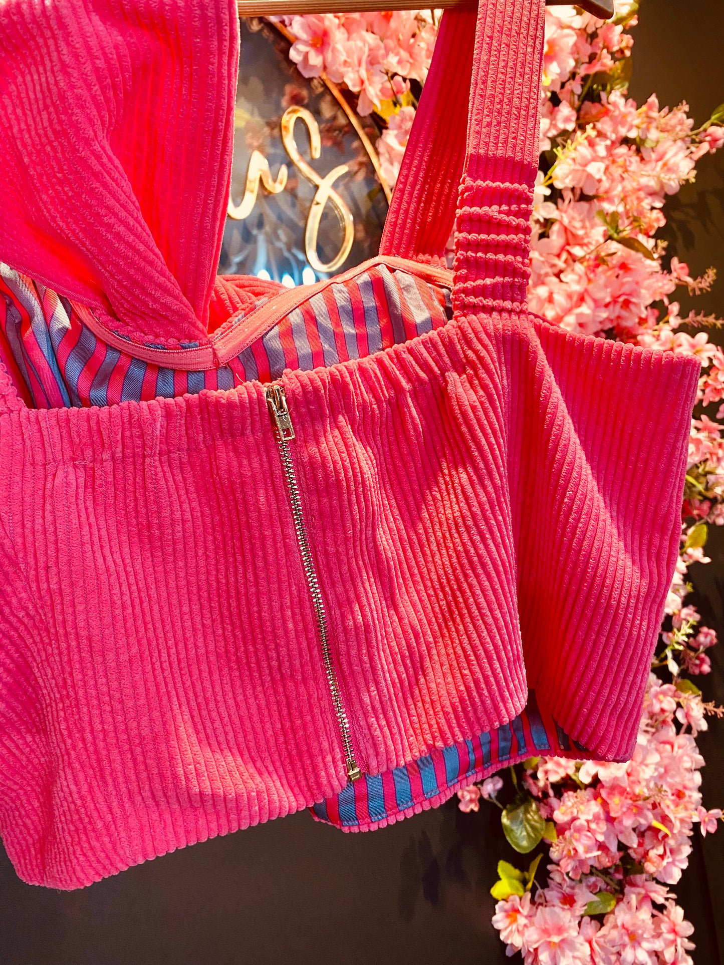 cropped bow top
