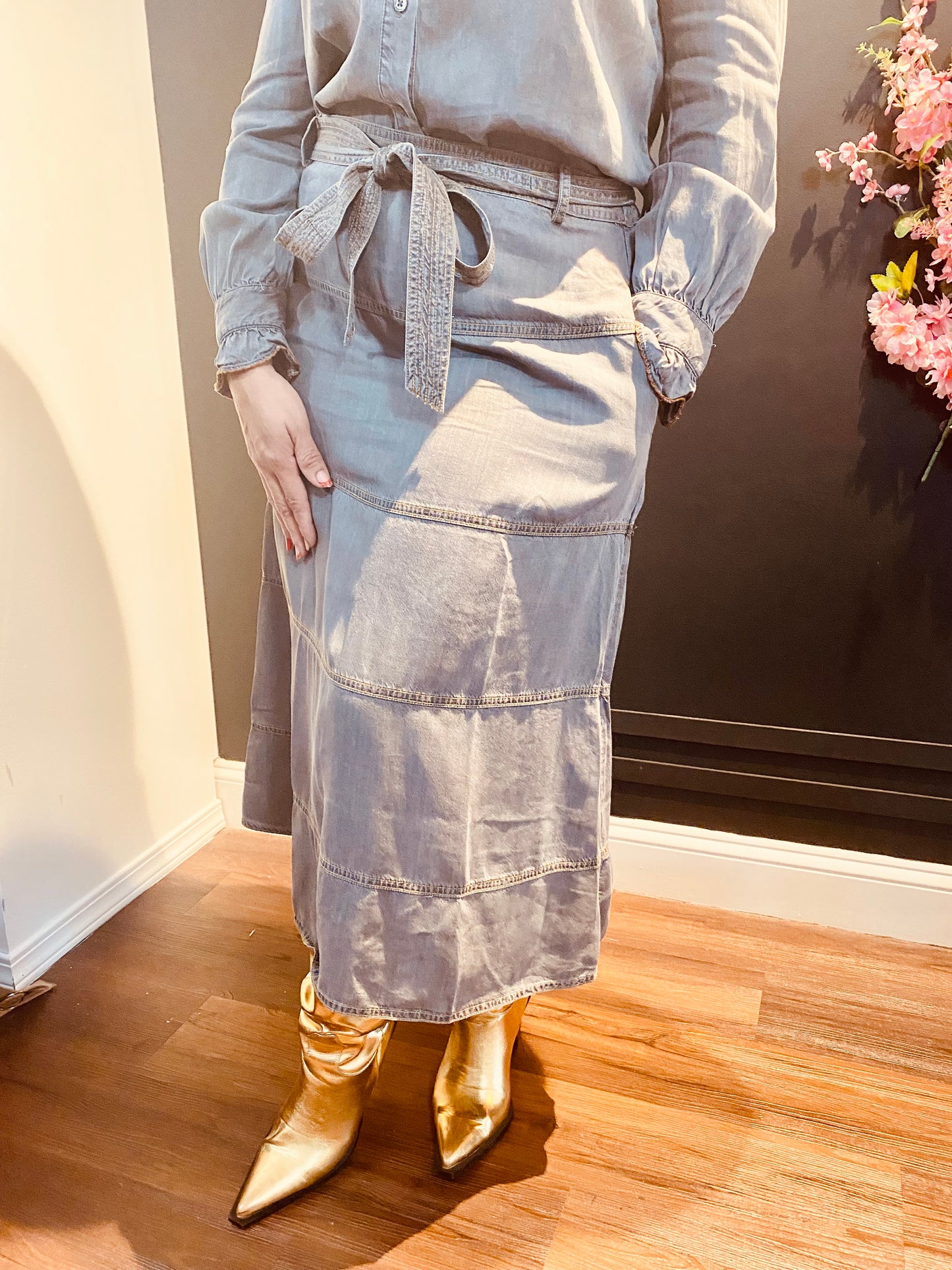 Washed gray skirt