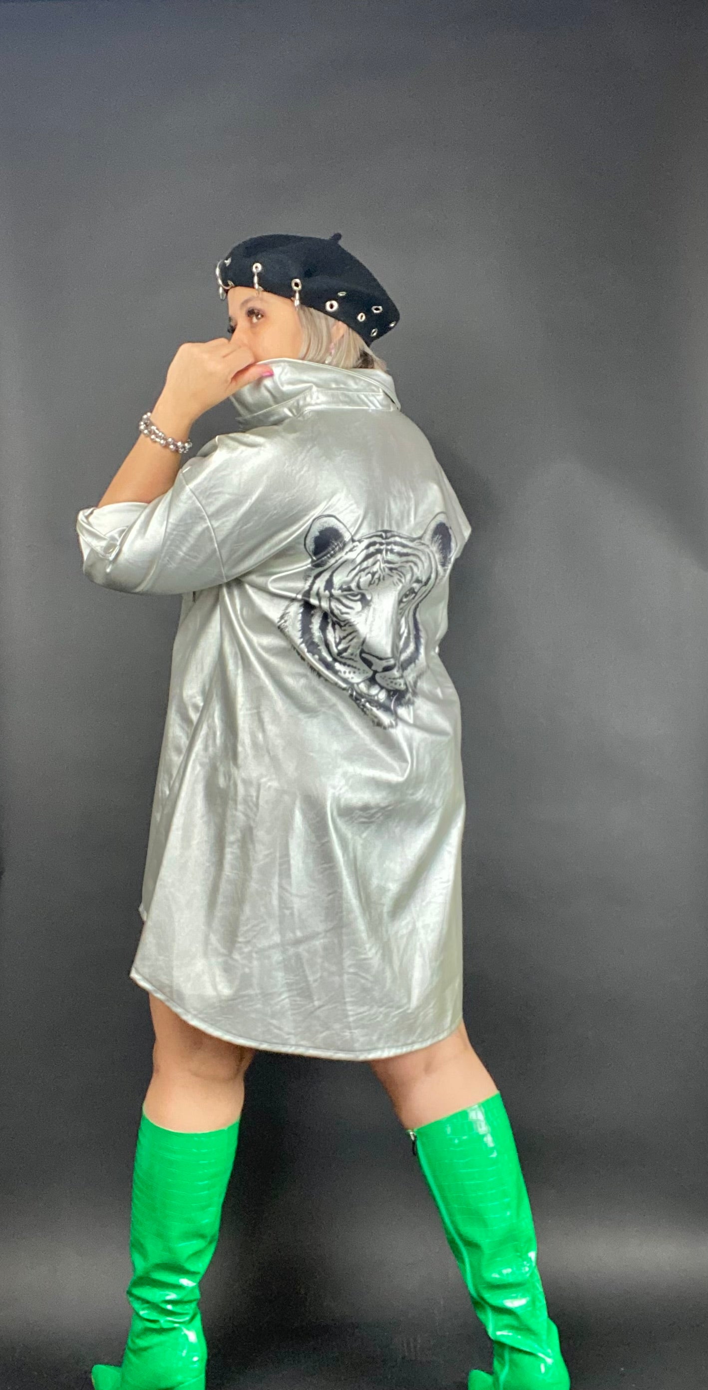 Metalic leather camisón