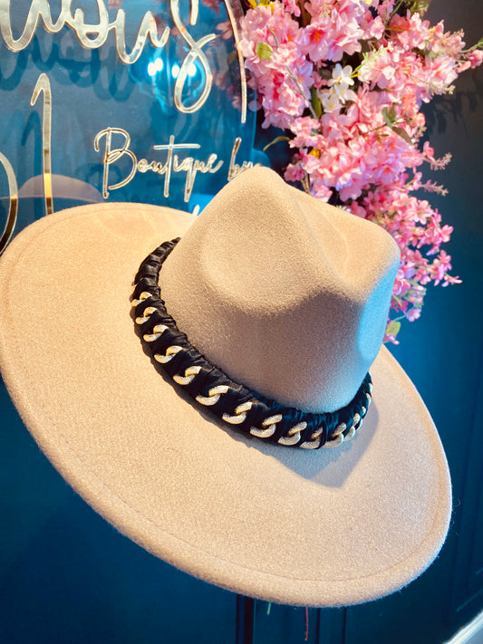 Taupe Adriana hat