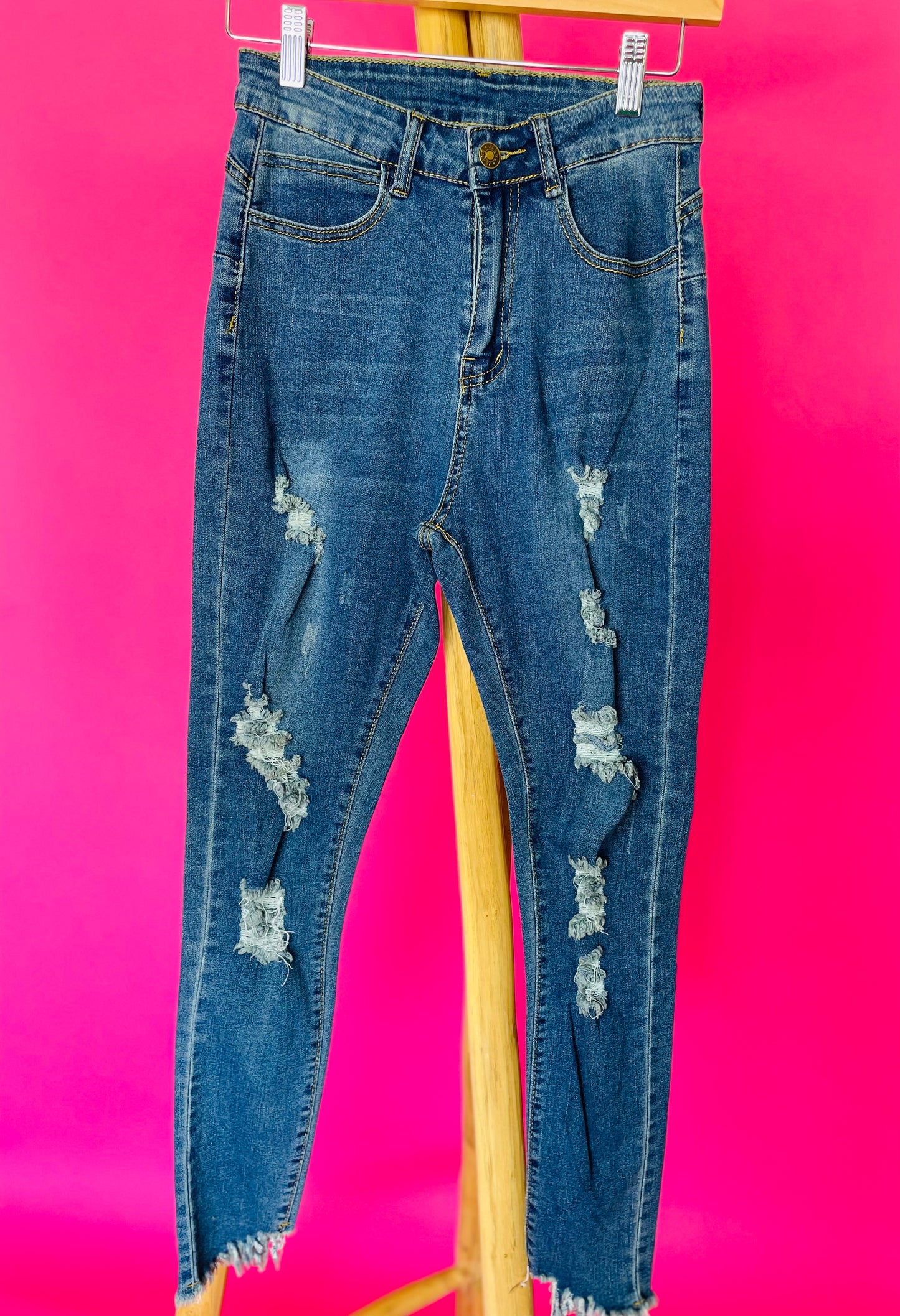 Skinny distressed jeans