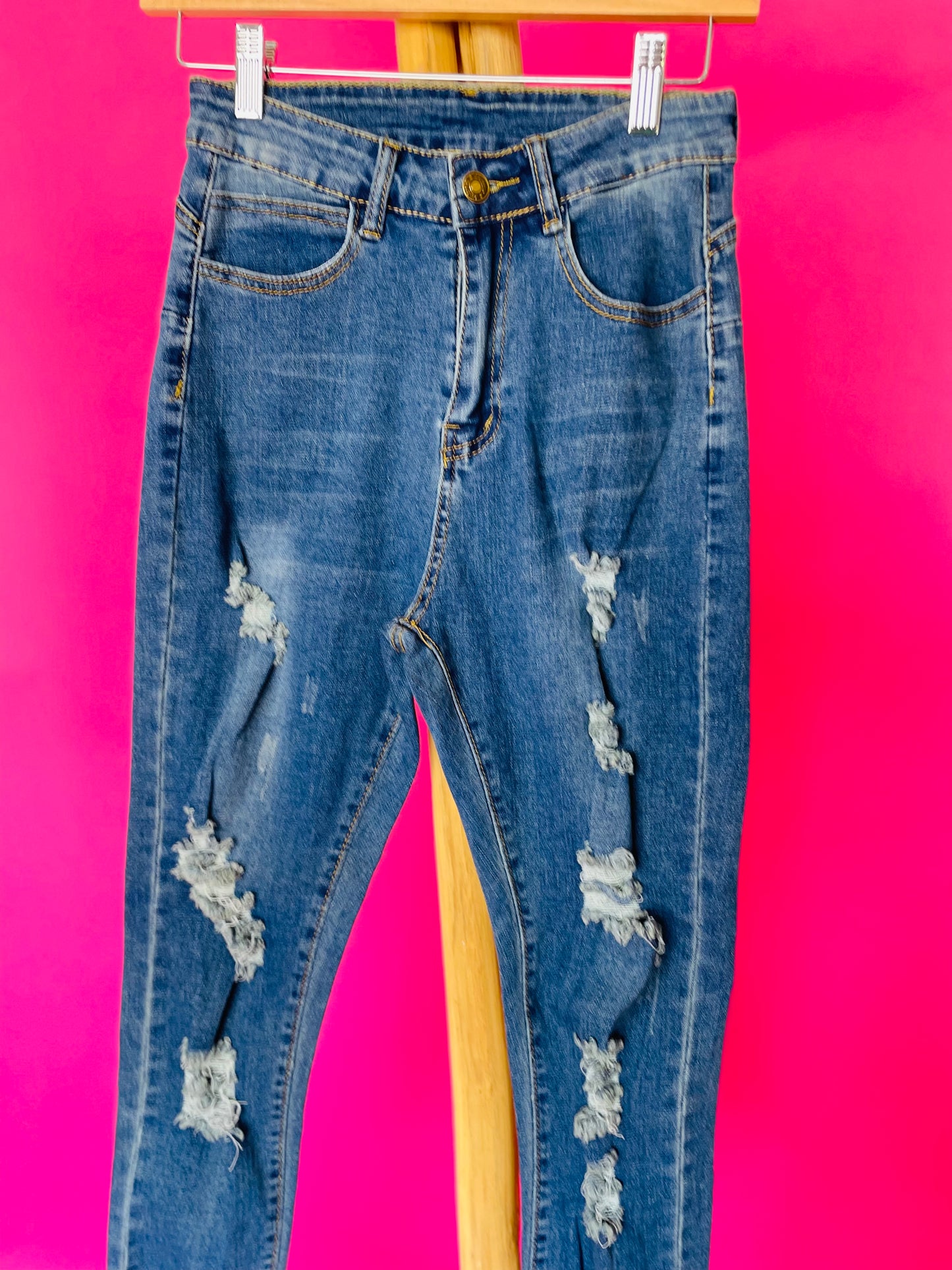 Skinny distressed jeans